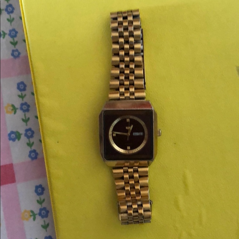 Gold automatic seiko watch (vintage)